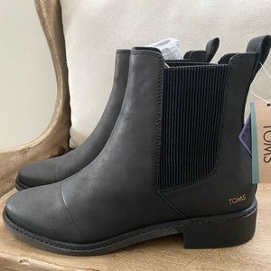 Woman’s Toms Charlie boots size 10